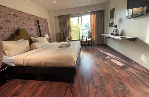 Green Park Hotel | The Saga Hotel