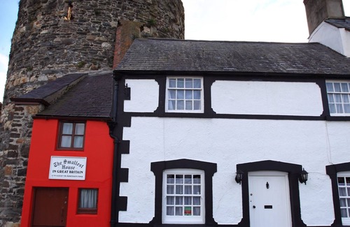 Conwy Apartment | The Sailing Club - 6 Bedroom Hot Tub Town Centre