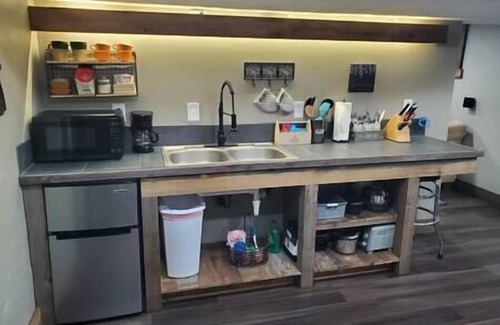 Fairpark Apartment | The Salt Lake Silvermine 1 bed 1 ba private