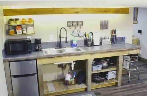 Fairpark Apartment | The Salt Lake Silvermine 1 bed 1 ba private