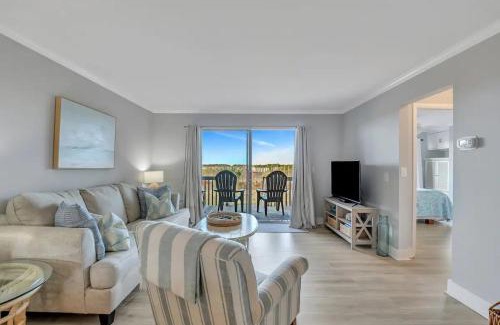 Saint Helena Island House | The Salty Breeze - Ocean Front 1 Bedroom