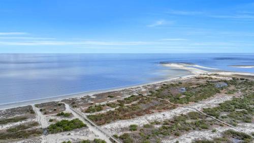 Saint Helena Island House | The Salty Breeze - Ocean Front 1 Bedroom