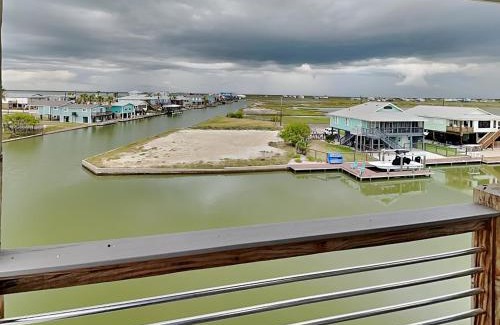 Rockport House | The Salty Dog at Copano Bay