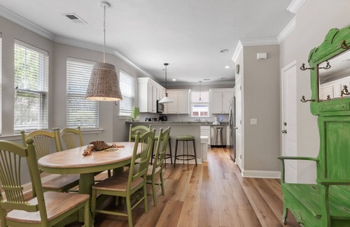 Bluffton House | The Salty Lime- 4 Bedroom Townhouse in the heart of Old Town!