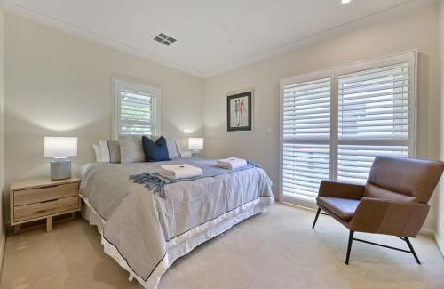 Orange Apartment | The Sampson Haven - Luxe CBD Getaway, Dog Friendly