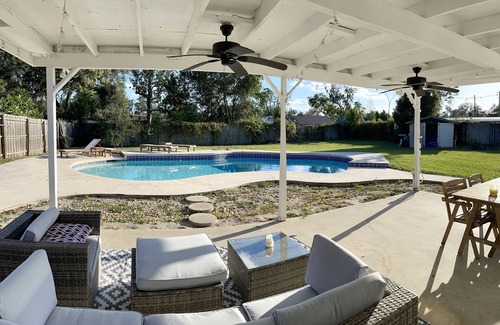 Northside House | The Sanctuary-8 minutes from Jax airport and 5 miles from the Jacksonville Zoo!