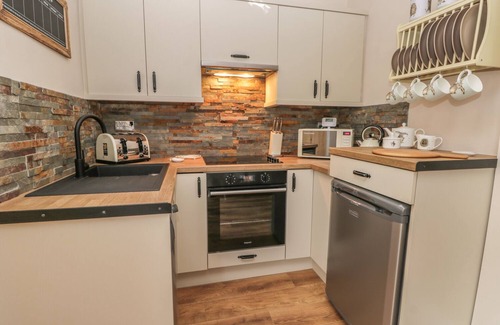 Marske-by-the-Sea Cottage | THE SANCTUARY, pet friendly, with open fire in Marske-By-The-Sea