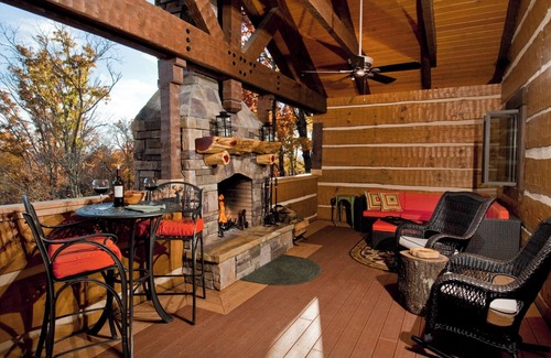 Topton Cabin | The Sanctuary-Pet Friendly Luxury Cabin Rental, Sits on Top of the Mountain, High Speed Internet, Hot Tub, 30 Minutes to Great Smoky Mountains, in Nantahala NC