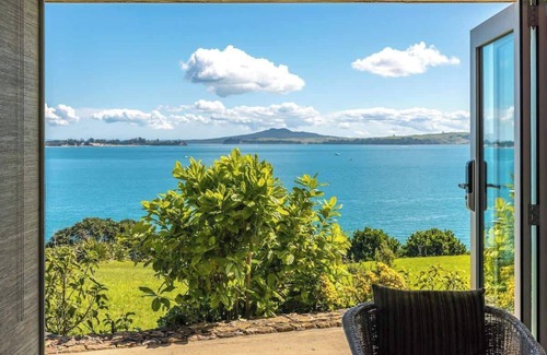 Oneroa House | The Sanctum | Stay Waiheke
