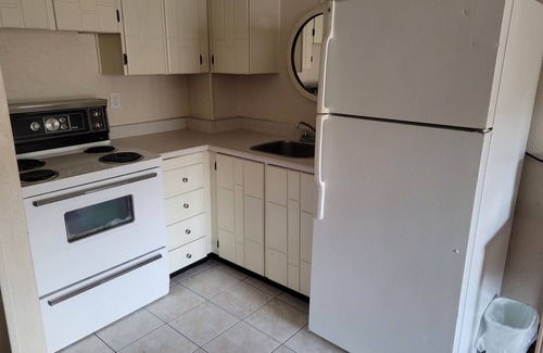 Port Elgin Hotel | The Sand Castle Suites Motel