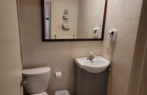 Port Elgin Hotel | The Sand Castle Suites Motel