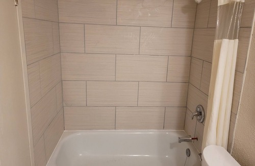 Port Elgin Hotel | The Sand Castle Suites Motel