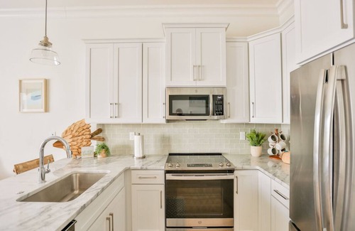 Gulf Shores Cottage | The Sand Haus: A Minimalist Beach Cottage
