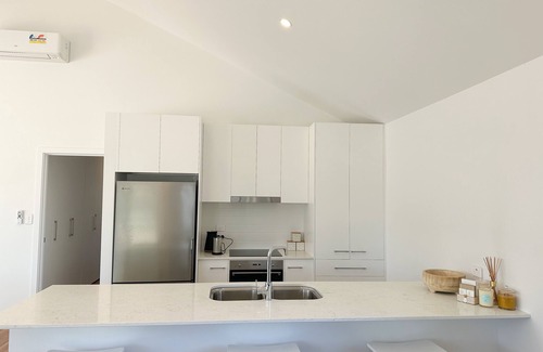 Waterhouse House | The Sandbar - Long Beach Coastal Retreat.