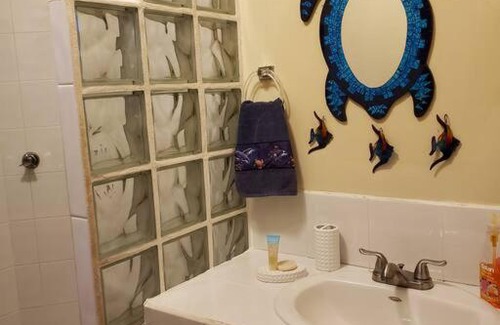 Caye Caulker Apartment | The Sands Inn-Ground Floor with Pool