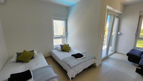 Novalja Apartment | The Sands LUXE Pool Aparthotel Orlje 6
