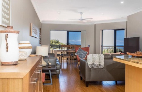 Yamba House | The Sands Unit 36