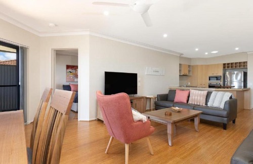 Yamba House | The Sands Unit 36