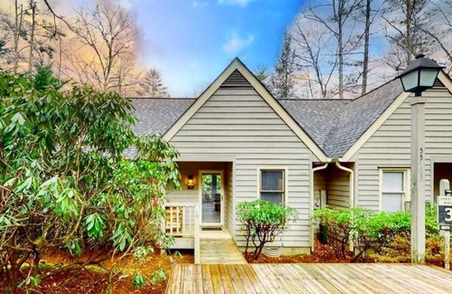 Sapphire House | The Sapphire Retreat
