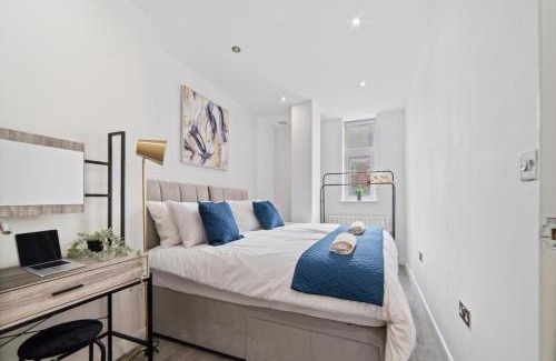 Leicester City Centre Apartment | The Sapphire Suite - 2BR 2Bath City Centre