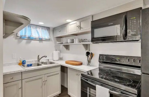 Saratoga Springs Apartment | The Saratoga Hideaway|Gazebo|Short Walk to Track