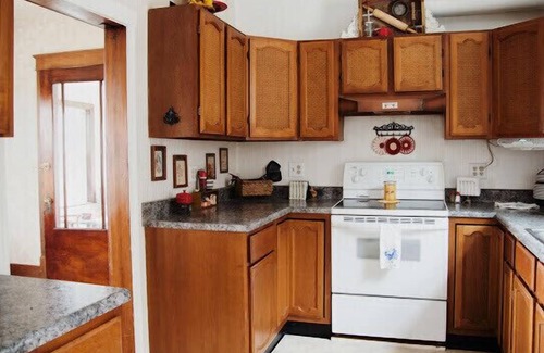 Tonganoxie House | The Saunder Inn Tonganoxie, Kansas