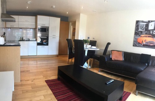 Hull Old Town Apartment | The Sawmill Glossy Sleek Peaceful City Centre Oran