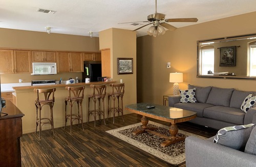 New Braunfels Hotel | The Schmitz Bed & Breakfast