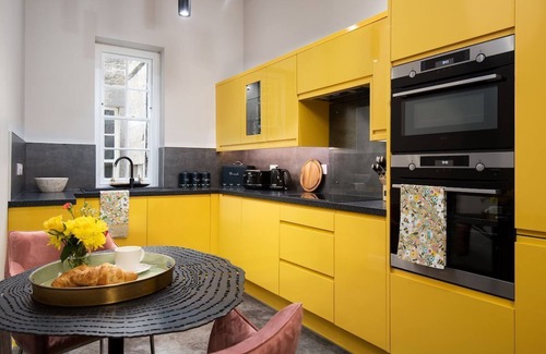 Kelso Apartment | THE SCOTT APARTMENT - stylishly restored Grade II listed townhouse apartment