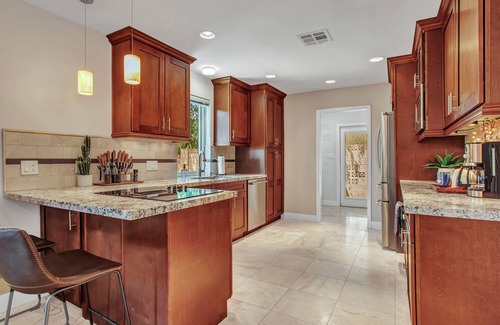 Scottsdale Country Acres House | The Scottsdale Playhouse | Pool & Putt Putt Course in OldTown