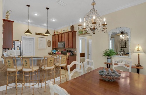 Miramar Beach Cottage | The Sea Breeze Cottage! - FREE Beach Serv. In Season Mar - Oct!