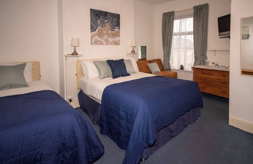 Lytham St. Anne's Bed & Breakfast | The Sea Croft Bed Breakfast & Bar St Annes