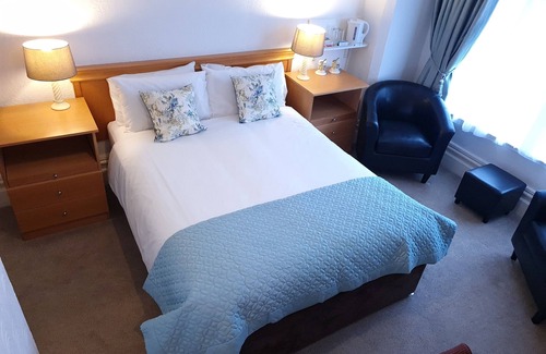 Lytham St. Anne's Bed & Breakfast | The Sea Croft Bed Breakfast & Bar St Annes