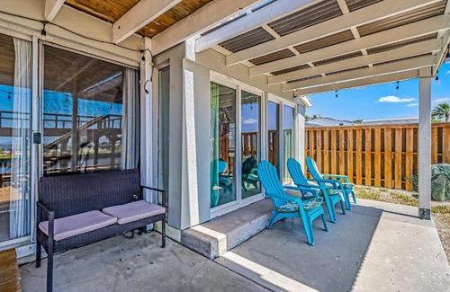 Flour Bluff House | The Seahorse Cottage