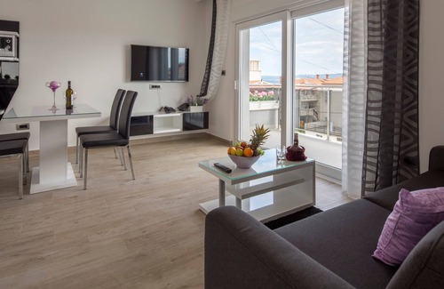 Duce Apartment | The Seasons Residence