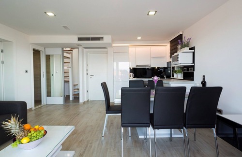 Duce Apartment | The Seasons Residence