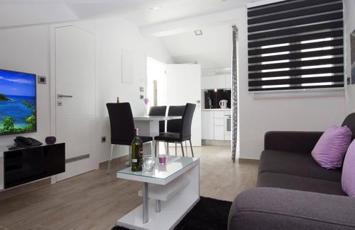 Duce Apartment | The Seasons Residence