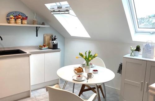 Mousehole Apartment | The Seawitch - harbourside apartment