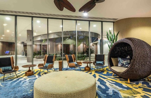 Cairns Central Business District Apartment | The Sebel Cairns Harbour Lights
