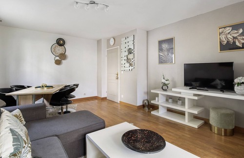 Saint-Cyr-l'Ecole Apartment | The secret garden