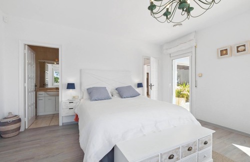 Calonge Ski Chalet | The secret garden