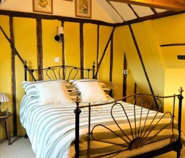 Deal House | The Secret Garden Rooms