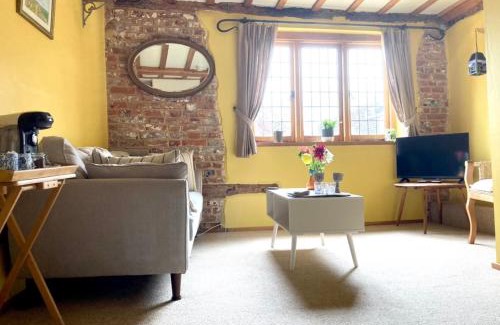 Deal House | The Secret Garden Rooms