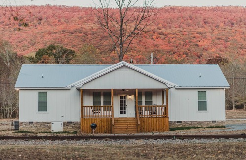 Chickamauga House | The Section House - a mountain retreat with incredible views near Chattanooga!