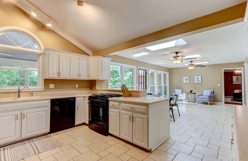 Fayetteville House | The Serene Spot
