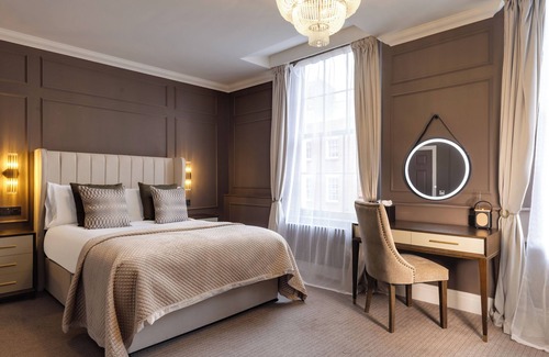 Chester Hotel | The Seven