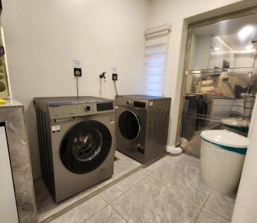 Taman Johor Jaya House | The Seven Room
