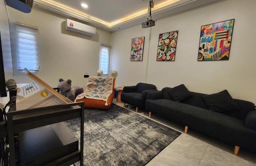 Taman Johor Jaya House | The Seven Room