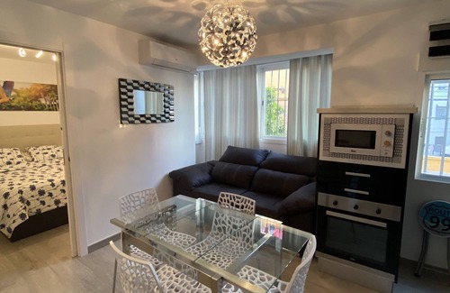 Los Pajaros Apartment | The Sevilla Enzo apartment is close to Seville airport,