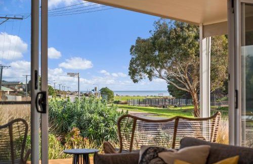Maslin Beach House | The Shack at Maslin Beach - C21 SouthCoast Holidays
